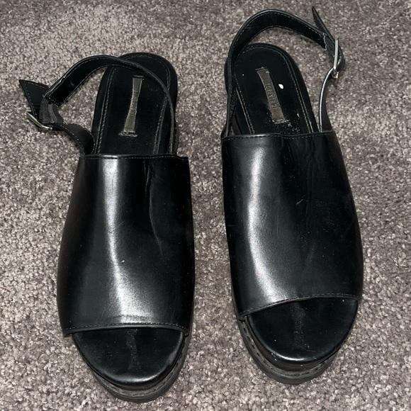 Black Platform Sandals - Picture 5 of 8